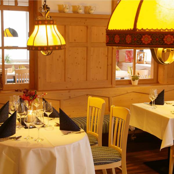 Hotel Restaurant mit uriger Einrichtung